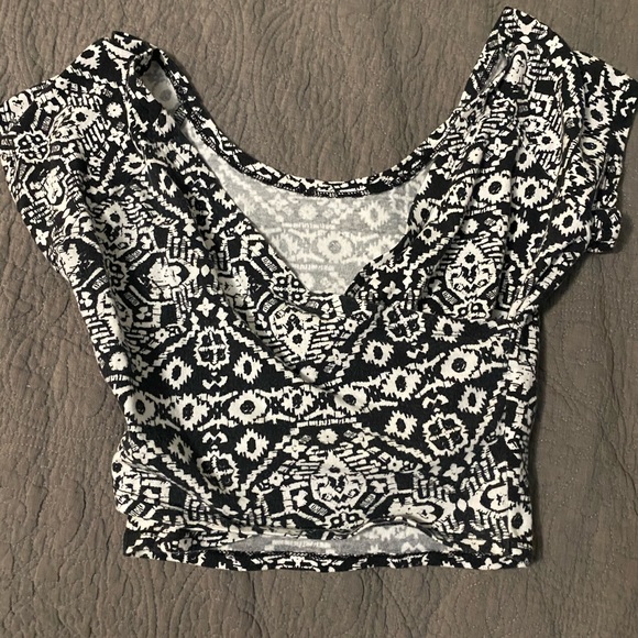 Cropped Shirt - Picture 2 of 2